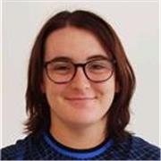 Con título de bachiller y experiencia enseñando a niños desde hace más de 3 años.