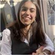 Soy una estudiante de periodismo en la UPF. Doy clases de ingles para primaria y secundaria, todos los niveles excepto C2. 