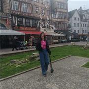 Prof de maths, français, ainsi que physique et chimie