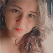 Profesora de educación física para dictar clases de áreas lengua castellana,sociales ,deportes, historia