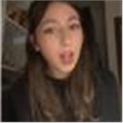 Studentessa del liceo linguistico offre aiuto estivo a bambini delle elementari e delle medie