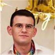 Neo diplomato di una scuola tecnica, impartisce lezioni private di matematica (no di geometria, o matematica con geometria) per i ragazzi del triennio (argomenti principali derivate e integrali)