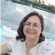 Aulas online durante a semana para crianças e jovens com dificuldades em matemática