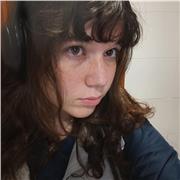 Profesora de Inglés imparte clases a alumn@s de todas las edades