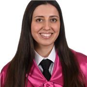 Profesora de primaria con formación en docencia y experiencia práctica