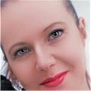 Docente pluri-referenziata con esperienza trentennale e scrittrice