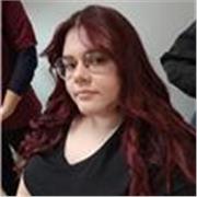 Ragazza di 19 anni offre lezioni di inglese a bambini di età elementare
