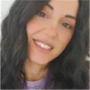 Ragazza impartisce lezioni Italiano online