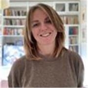 Traduttrice e Autrice Laureata in Lettere Moderne, Master in Traduzione letteraria