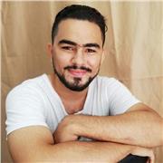 Psicólogo con formación y experiencia en intervención en crisis y atención psicosocial y Coaching Laboral