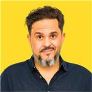 Profesor de diseño gráfico con 25 años de experiencia. 