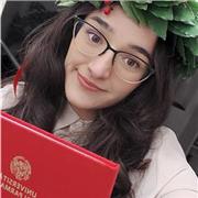 Laureata offre lezioni di diritto e economia e anche doposcuola, ho 24 cfu per l'insegnamento, per DSA, tutte le materie fino alla terza media, economia