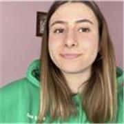 Profesora de inglés con titulación de B2. Experiencia tanto en particulares como en grupos de academias. Enseñanza dinámica. 