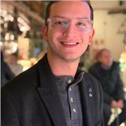 carismático, emocionado por la vida. Me gustaría darle clases a niños o adultos