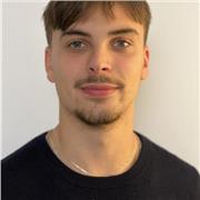 Ein Deutsch-Tutor, der Grundschulkindern gezielte Nachhilfe anbietet.