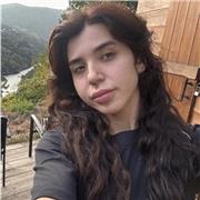 Estudié Literatura General y Comparada en la UCM y actualmente curso un grado Criminología.