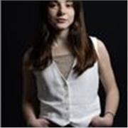 Estudiante de interpretación, con conocimiento en lenguaje musical, teatro, y todas las materias que se imparten hasta 3o ESO.