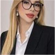 profesora de idiomas con fuerte' experiencia de enseñanza del frances para ninos