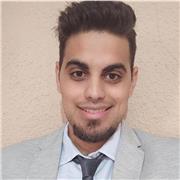 Profesor de Geografía e Historia especializado en la Historia Cultural imparte clases de forma presencial y telemática.