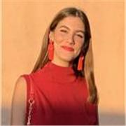 Laureata magistrale con Diploma di Specializzazione in Storia dell'Arte offre ripetizioni in materie umanistiche e aiuto compiti