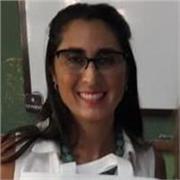 Profesora de inglés imparte clases para todas las edades