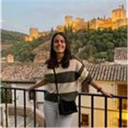 Profesora de inglés con amplia experiencia internacional. Clases personalizadas para todos los niveles y edades.
