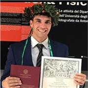 Laureato magistrale in fisica offre lezioni di matematica e fisica per studenti di liceo e università