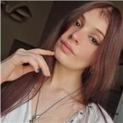 Profesora de Biología que educa a traves de un acompañamiento empatico y profesional, brindando apoyo y clases enriquecedoras