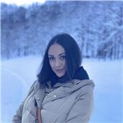 Buongiorno! Mi chiamo Chiara e sono una studentessa universitaria di Psicologia a Torino. Sono disponibile per ripetizioni di lingua (francese, inglese e spagnolo), di italiano, di arte e di storia, sia online che in presenza nella città di Torino. Ho una