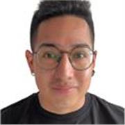 Soy monitor de campamentos y escuela de verano, soy atleta, practico tenis, pádel, patinaje y montañismo.