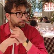 Insegnante di lingue straniere, materie umanistiche e aiuto compiti \ ripetizioni