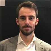 Professionista in ambito aziendale, appassionato di economia e finanza, impartisce lezioni di economia e Excel