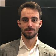 Professionista in ambito aziendale, appassionato di economia e finanza, impartisce lezioni di economia e Excel