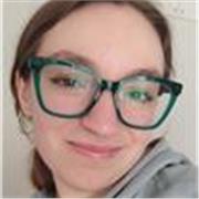 Estudiante universitaria dedicada y responsable, con vocación por la docencia 