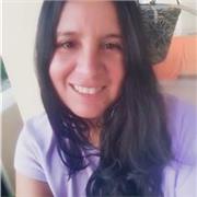 Soy una persona sincera y solidaria, y con paciencia dispuesta a enseñar a niños con entretenimiento y mucha atención.