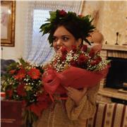 Docente di Geografia impartisce lezioni di italiano storia e geografia per alunni di scuola secondaria di 1°