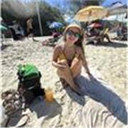 Terapeuta ocupacional muy carismática en busca de nuevos horizontes, hermana de docente con mucha paciencia