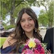 Soy una joven estudiante que lleva hablando inglés desde los tres años con un nivel nativo.