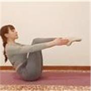 Specializzata in allenamento personalizzato volto alla trasformazione fisica mediante discipline che hanno come base la danza, il pilates, e l'allenamento a corpo libero. Struttura delle lezioni sempre diversificata in base agli obiettivi della cliente e 