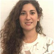 Historiadora y arqueóloga, con experiencia en docencia de humanidades e idiomas ofrece clases desde València.