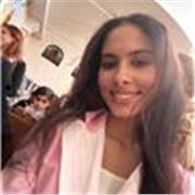 Stidentessa universitaria,appassionata di materie umanistiche e scientifiche