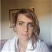 Laureata in Scienze Politiche con anni di esperienza come educatrice, offre aiuto in materie umanistiche