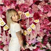 Diplomata in scienze umane posso offrire lezioni di storia,matematica,italiano,inglese,scienze per scuola elementare e medie