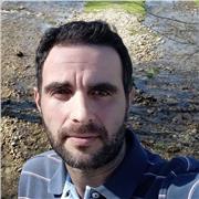 Profesor de matemáticas, física, química imparte las materias, a nivel ESO, bachillerato, primer curso de grado