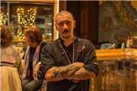 Chef italiano con conoscenza a 360° nel mondo della cucina. fornisco ricette, consigli e trucchi con spiegazioni esaustive e semplici