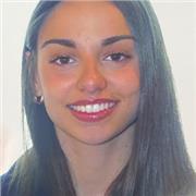 Estoy estudiando periodismo y se me dan muy bien los idiomas o la historia.  La verdad es que nunca he tenido complicaciones.