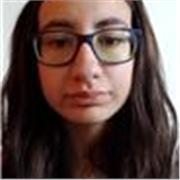 Ragazza neodiplomata offre lezioni di italiano e storia