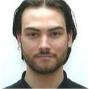 Soy un chico de 22 años con el certificado C1 de Cambridge. Puedo trabajar con niños, estudiantes y adultos