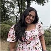 Master’s Physiotherapy student and Sports Science graduate with an IB English Level 7, offering engaging English lessons online.