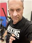 Maestro 4’DAN di Jujutsu e docente di Kravmaga impartisce lezioni di Autodifesa (Kravmaga e Jujutsu concept)